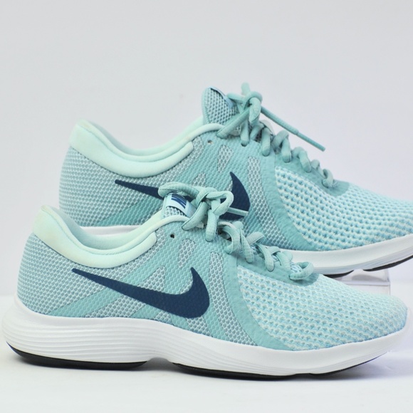 Size 7 Nike Revolution 4 Women's Shoes - Picture 4 of 11